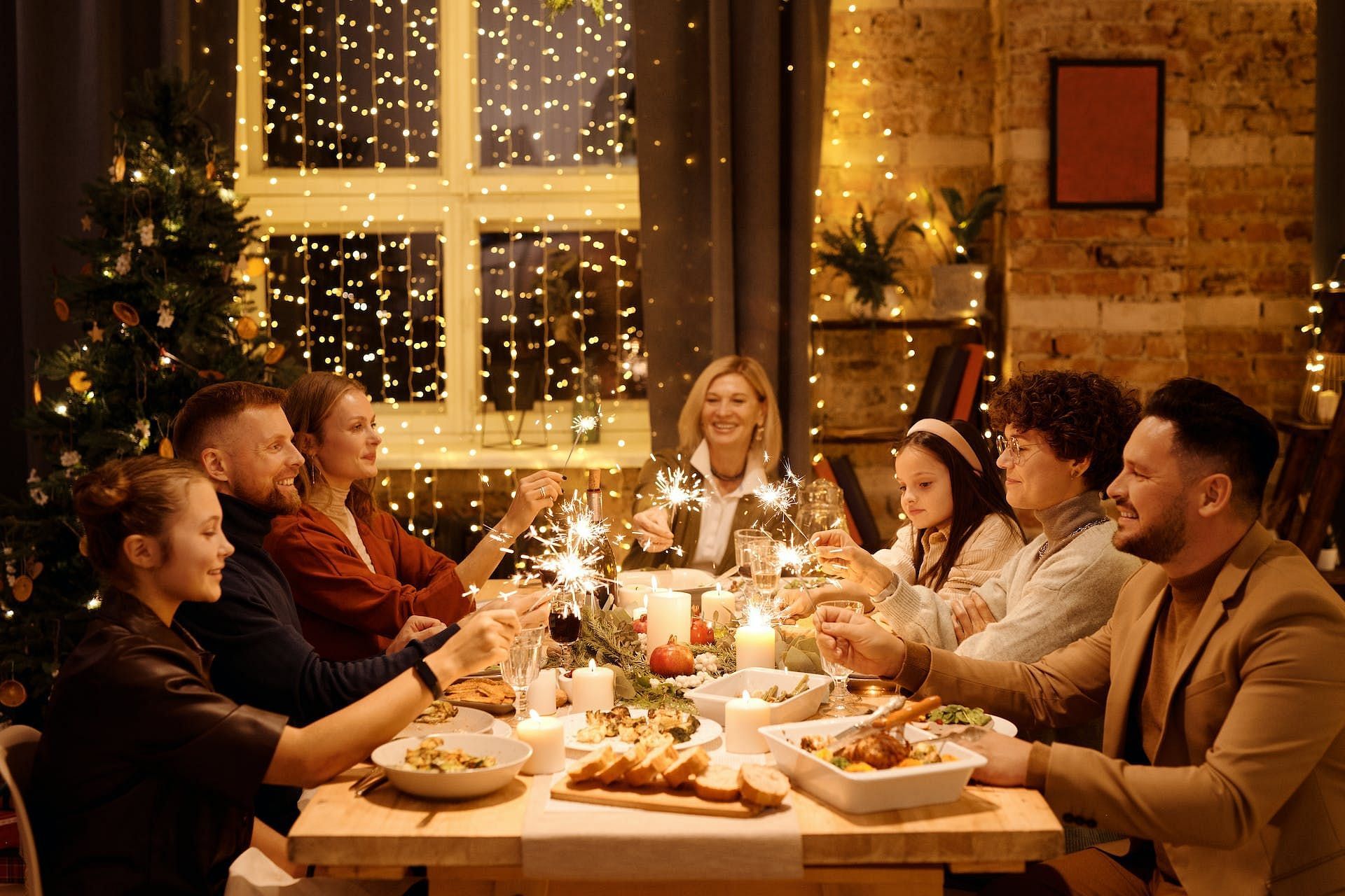 Engaging the guests makes it more fun (Image via Pexels/ Nicole Michalou)
